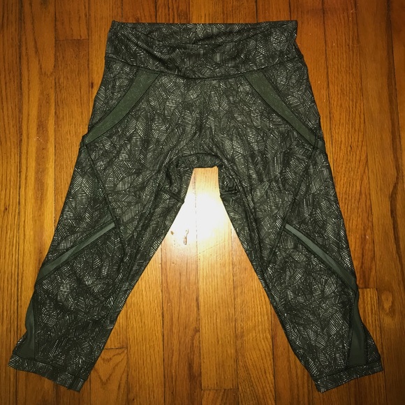 lululemon athletica Pants - Lululemon Capri Leggings